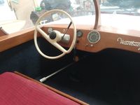 Cockpit mit Wartburgemblem und Steuerrad vom Wartburg 311